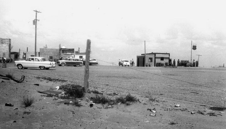 AZ011400.jpg