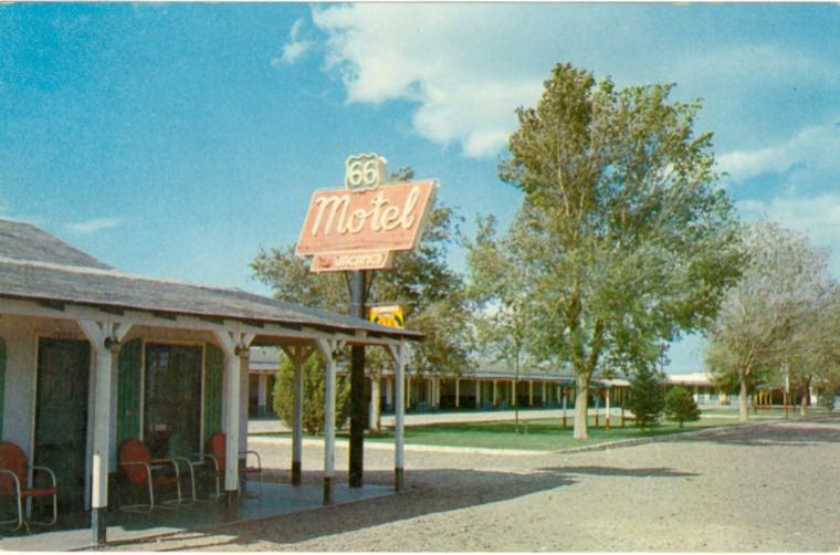 AZ015100.jpg