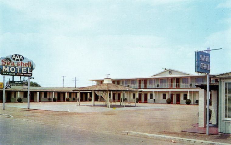 AZ021400.jpg