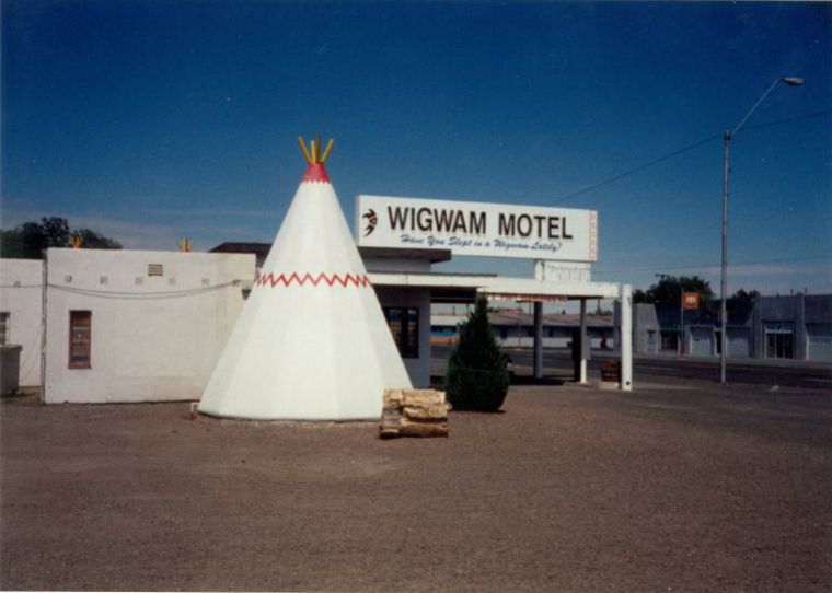 AZ022600.jpg