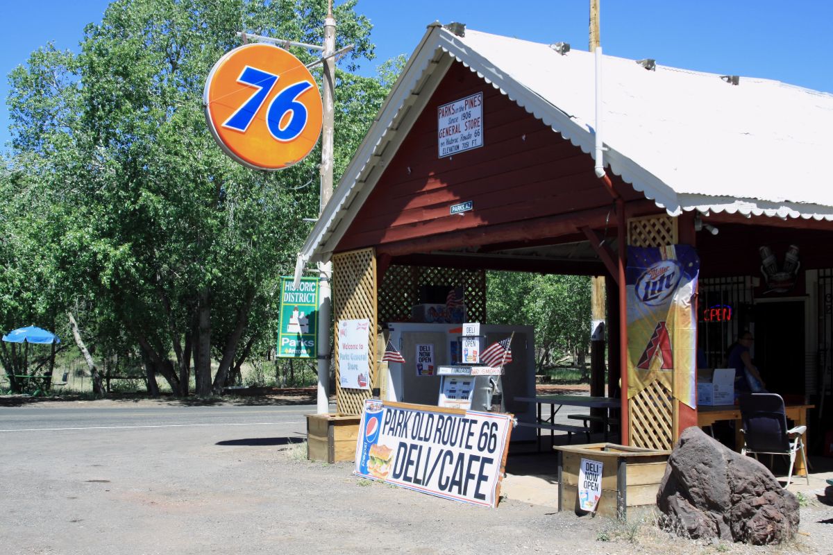 AZ057890.jpg
