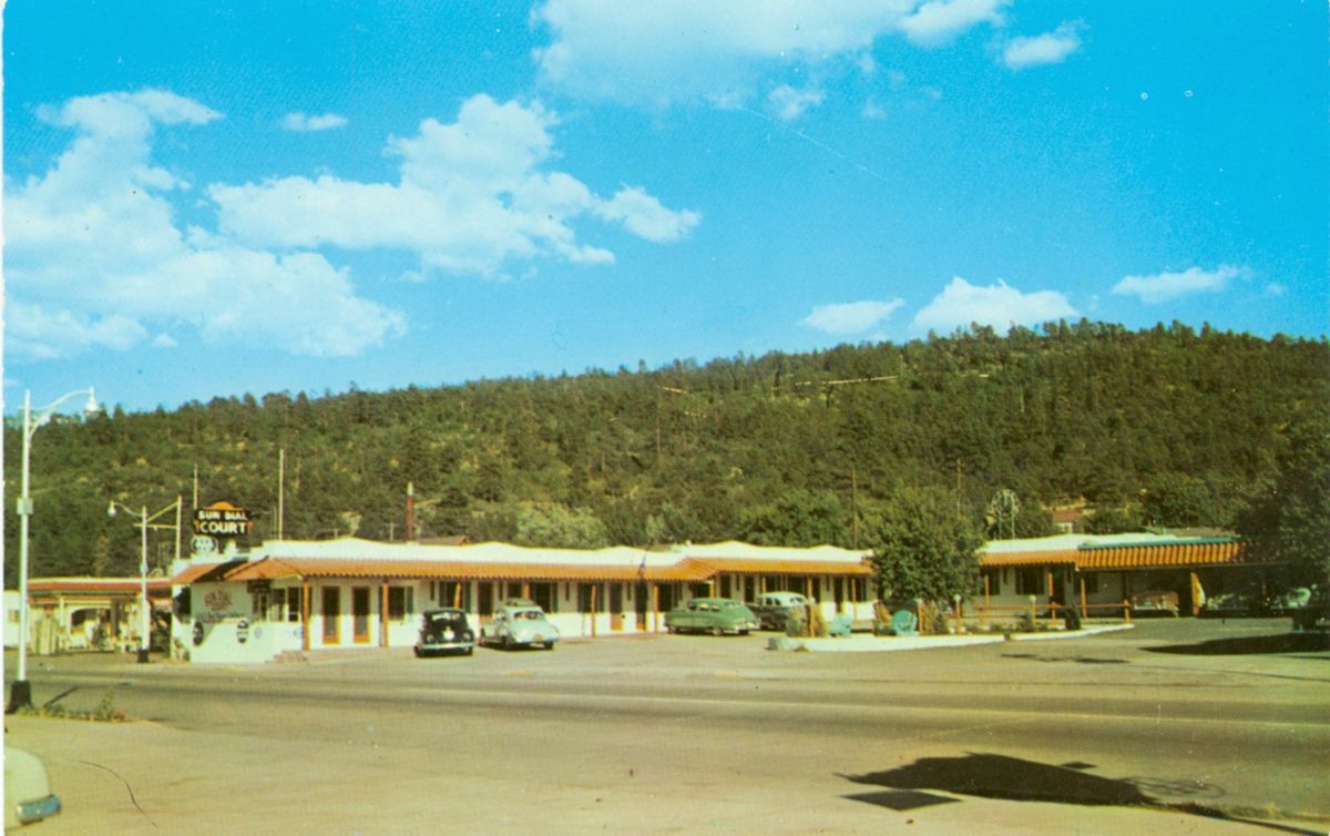 AZ061080.jpg