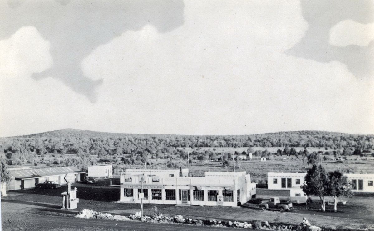 AZ067880.jpg
