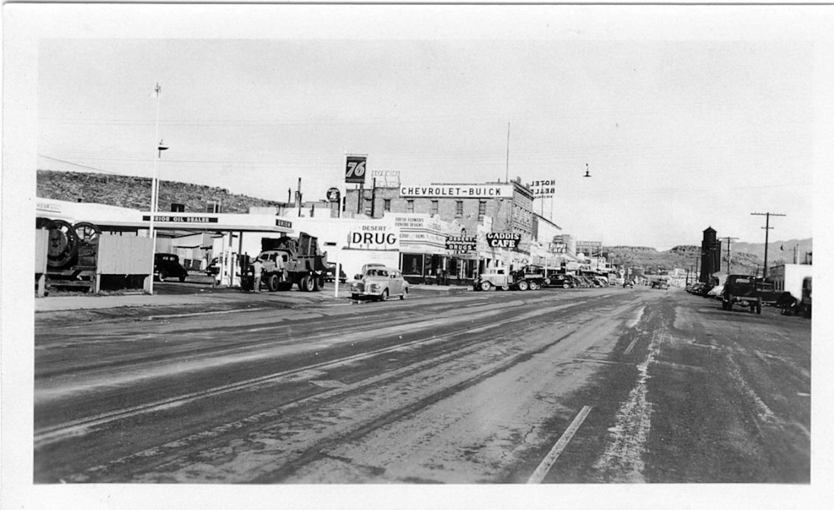 AZ082070.jpg