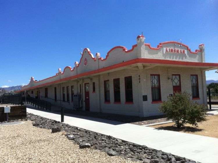 AZ084560.jpg