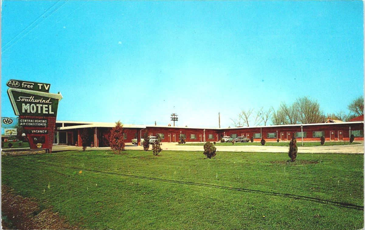 IL009570.jpg