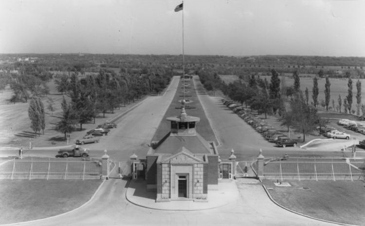 IL013000.jpg