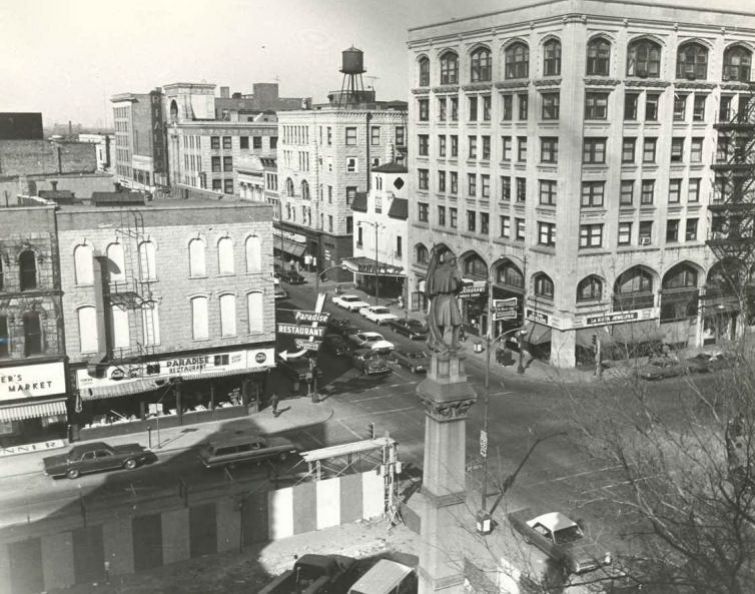 IL016400.jpg