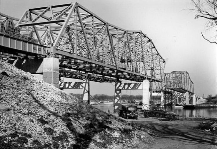 IL018500.jpg