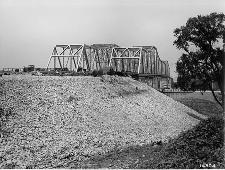 IL018600.jpg