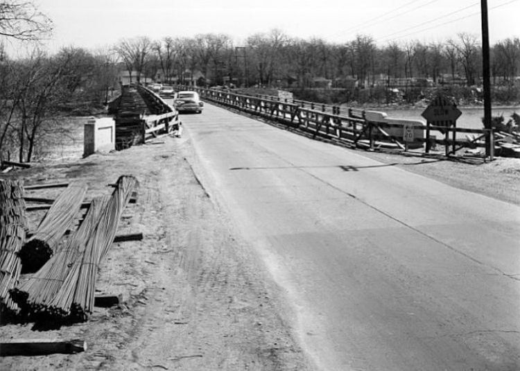 IL020500.jpg