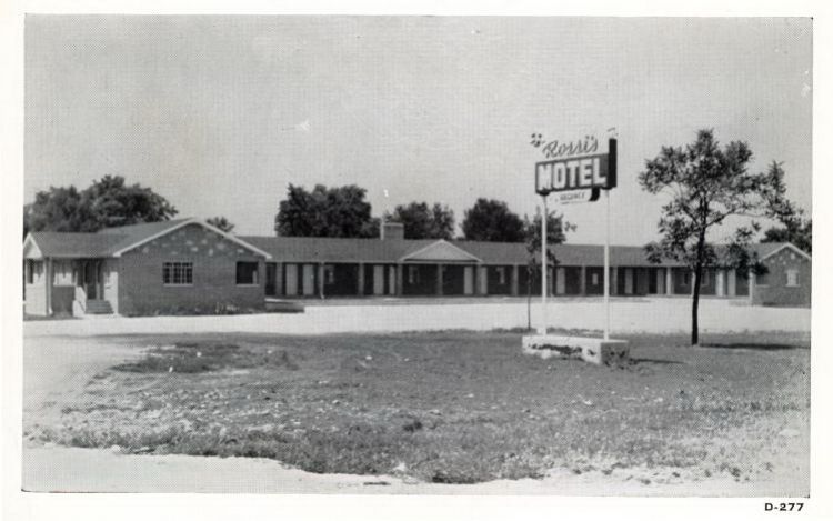 IL021900.jpg
