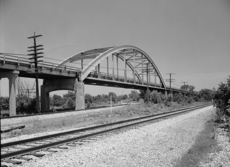IL022900.jpg