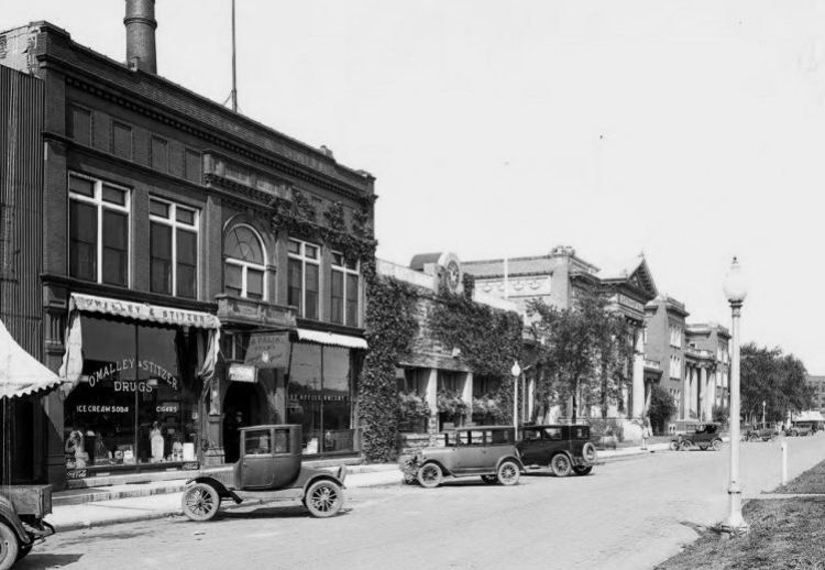 IL024600.jpg