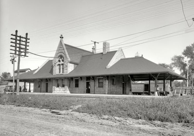 IL024800.jpg