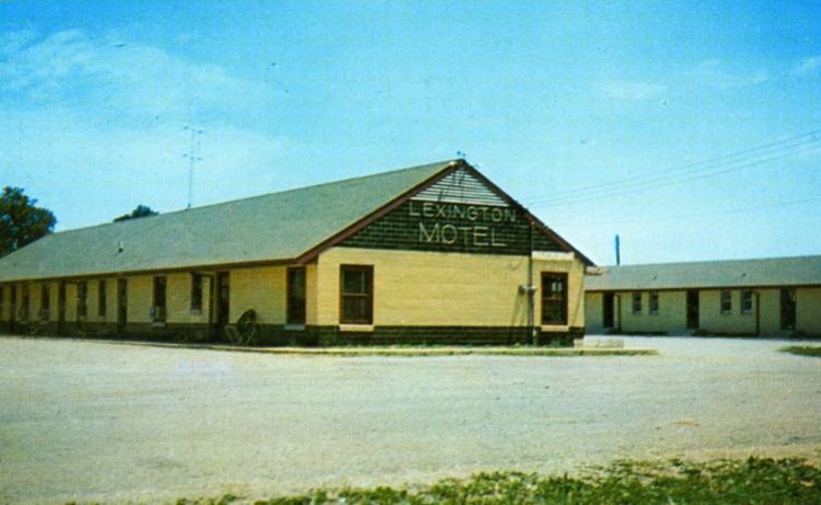 IL032700.jpg