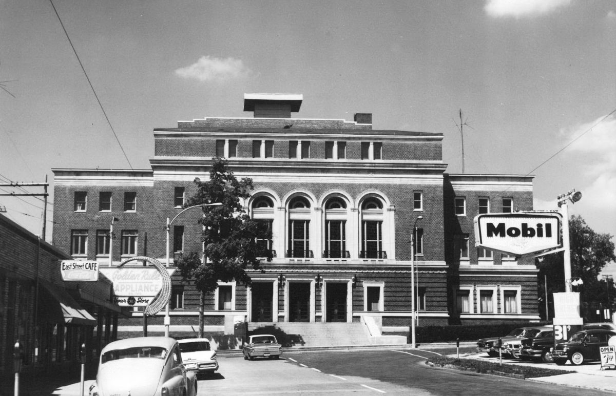 IL037250.jpg