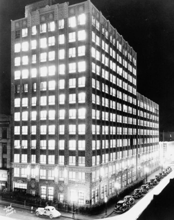 IL037300.jpg
