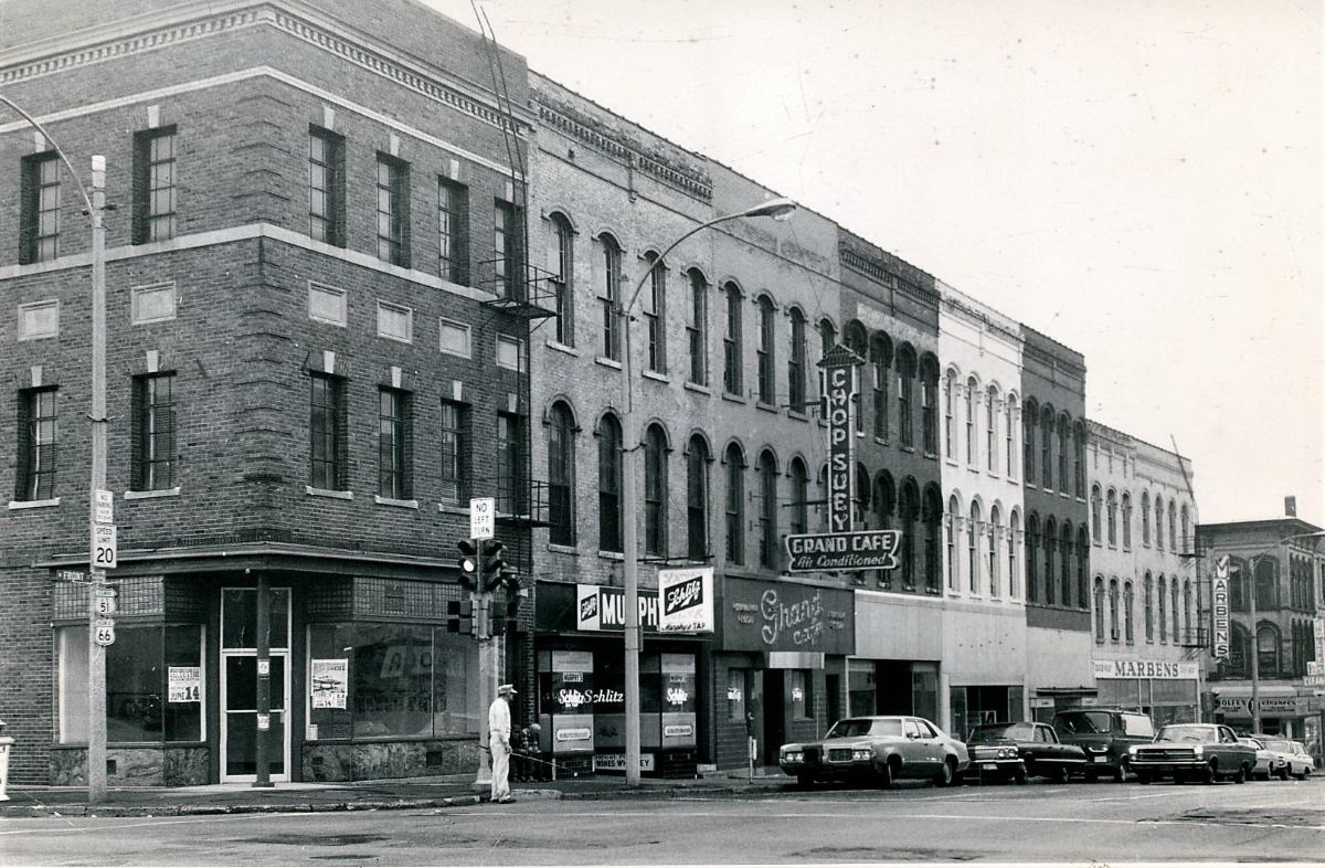 IL037610.jpg