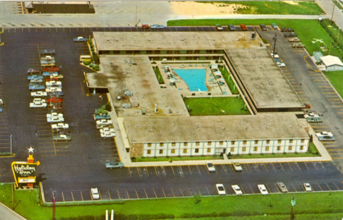 IL038955.jpg