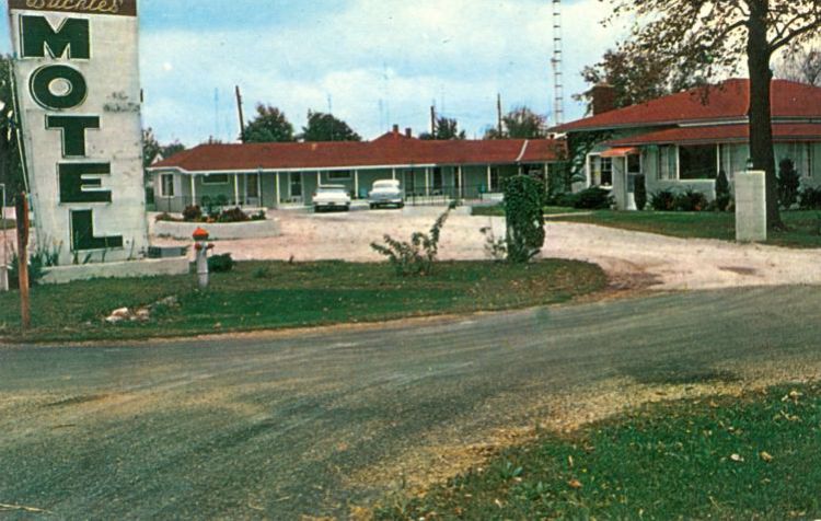 IL045600.jpg