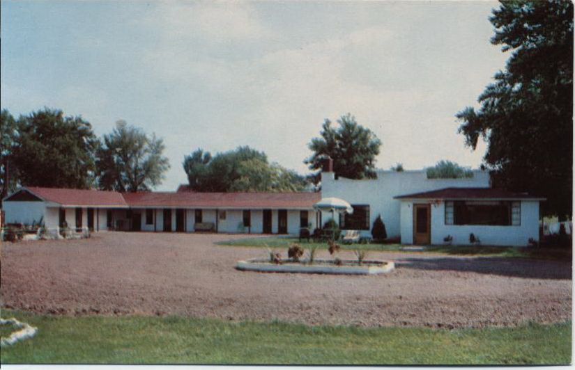 IL045700.jpg