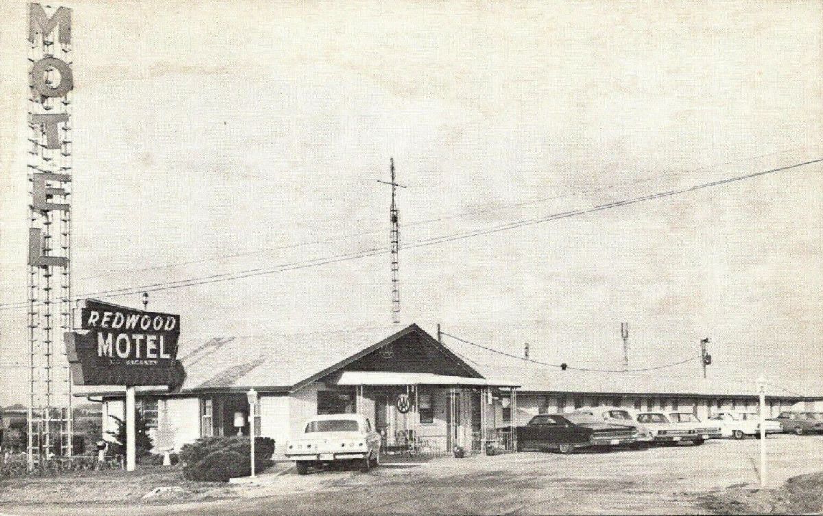 IL045755.jpg