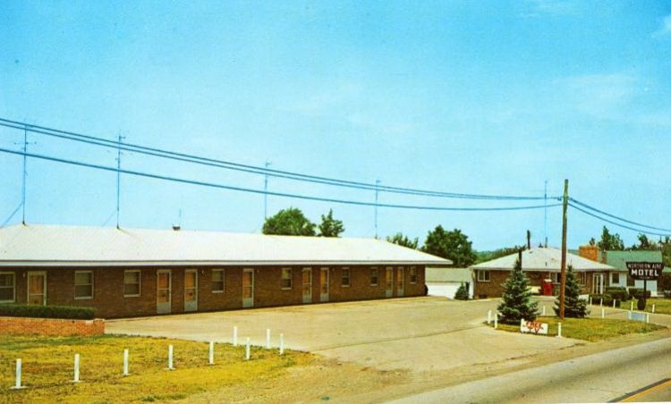 IL057100.jpg