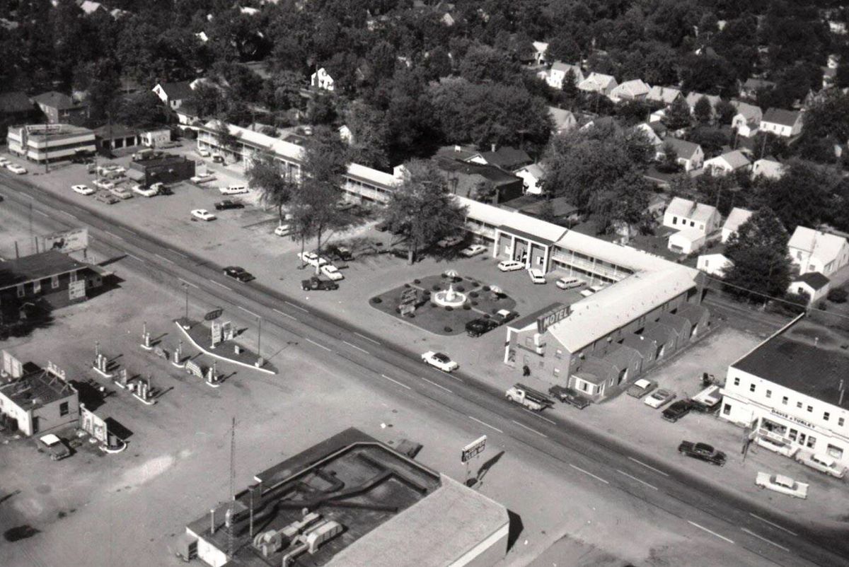 IL063520.jpg