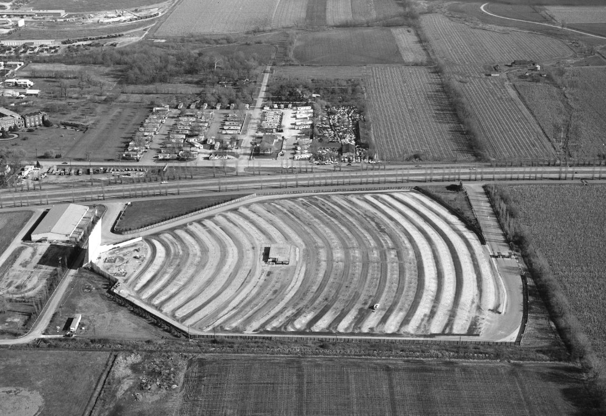 IL067210.jpg