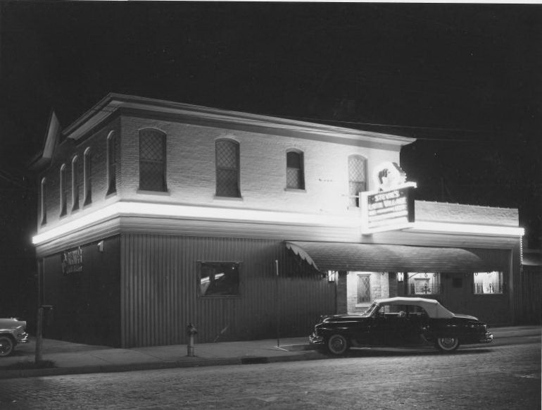 IL067700.jpg