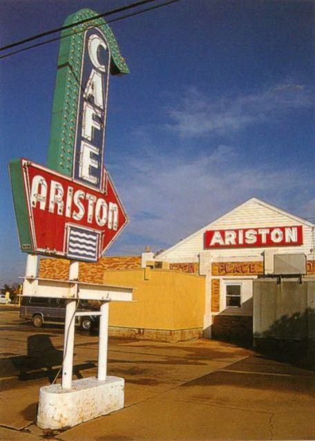 IL081900.jpg