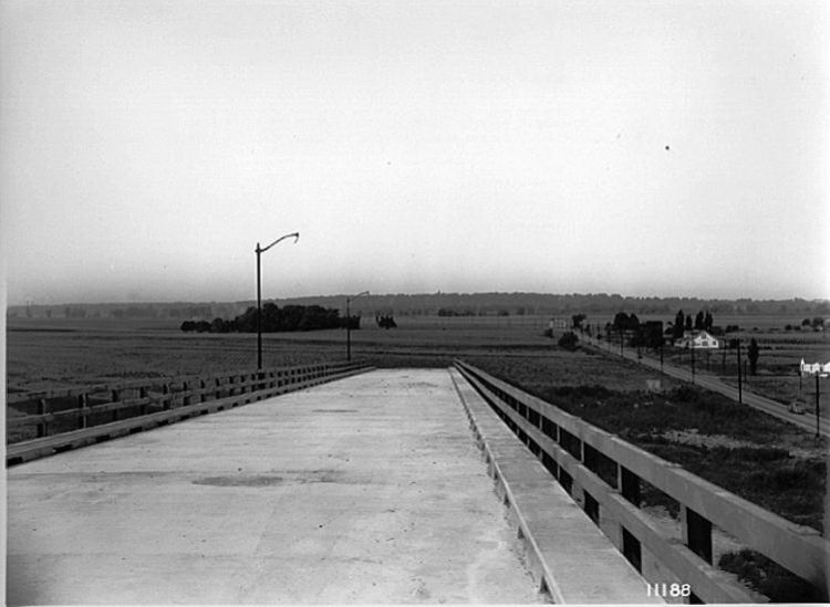 IL095200.jpg