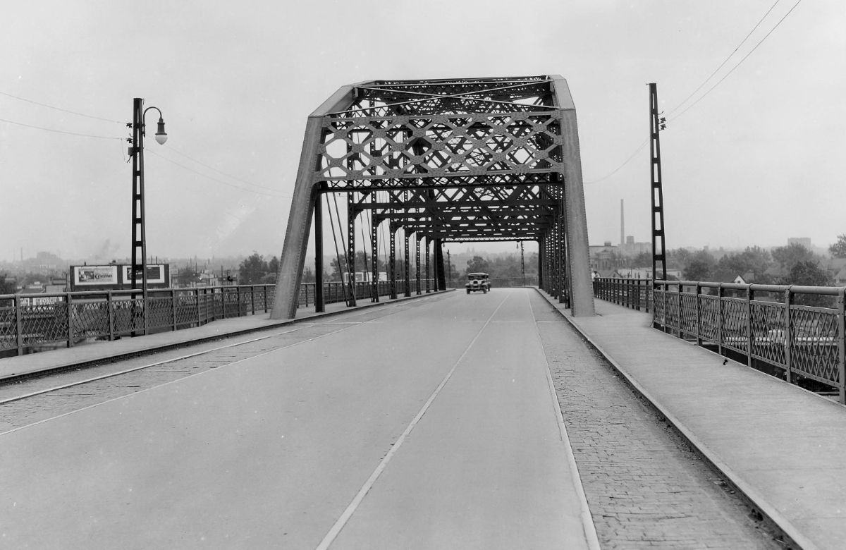 IL099590.jpg