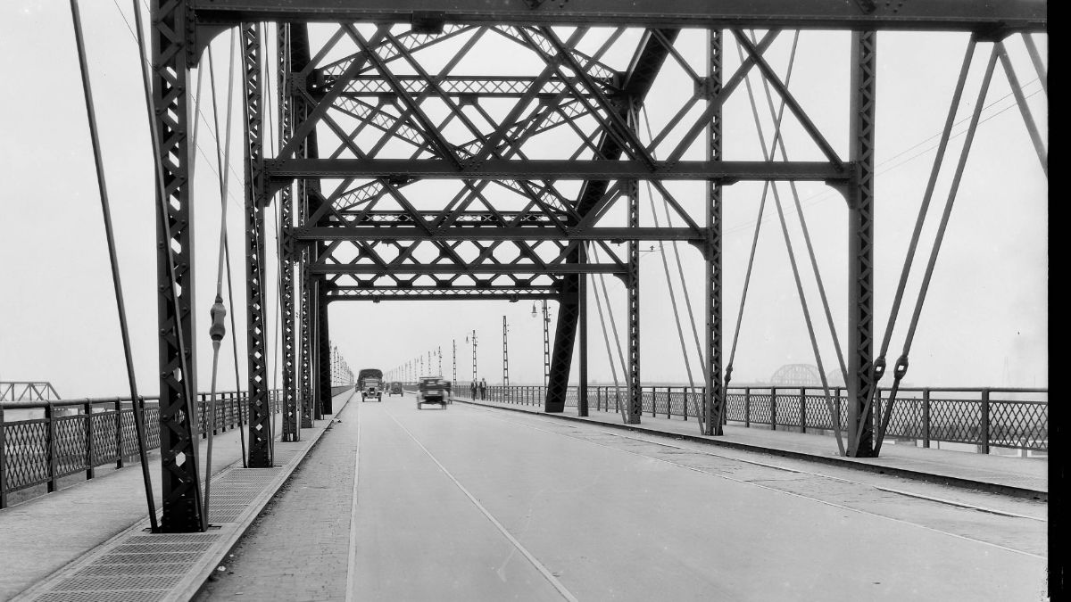 IL099595.jpg