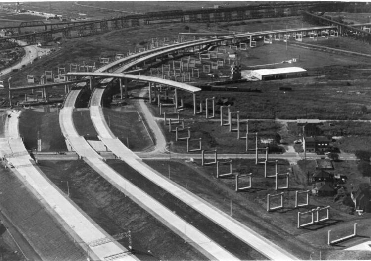IL099800.jpg