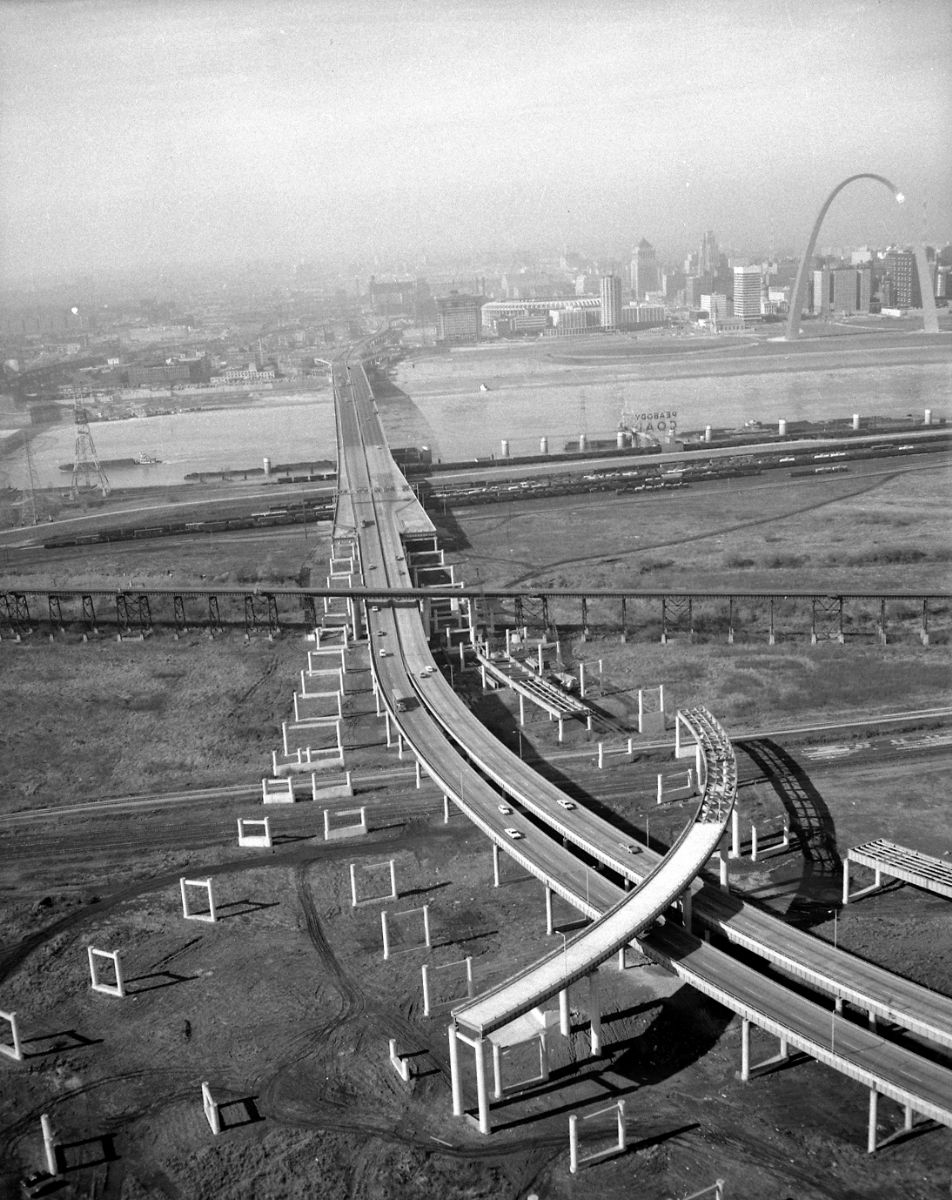 IL099900.jpg