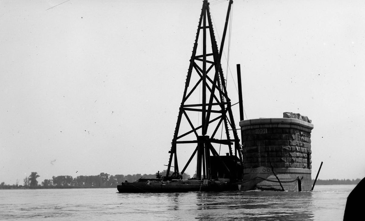 MOA07505.jpg