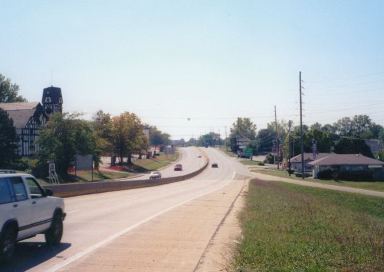 MOE03500.jpg