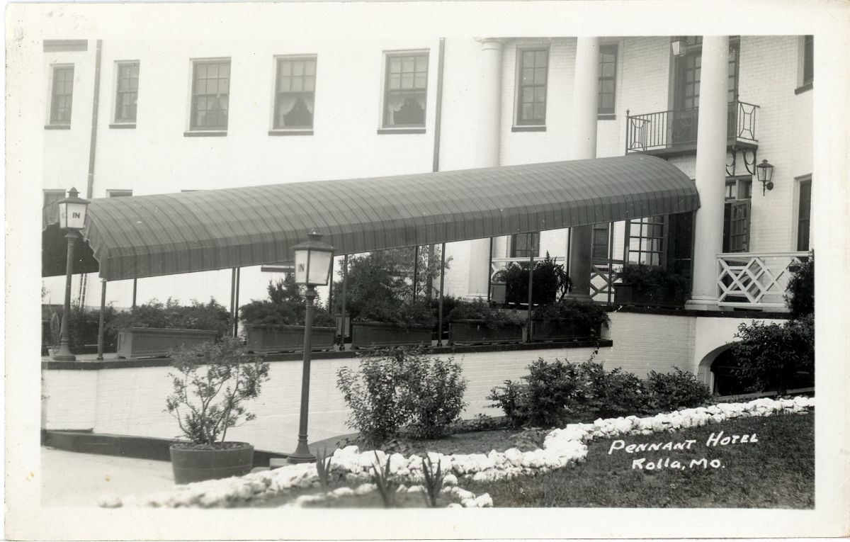 MOL19000.jpg