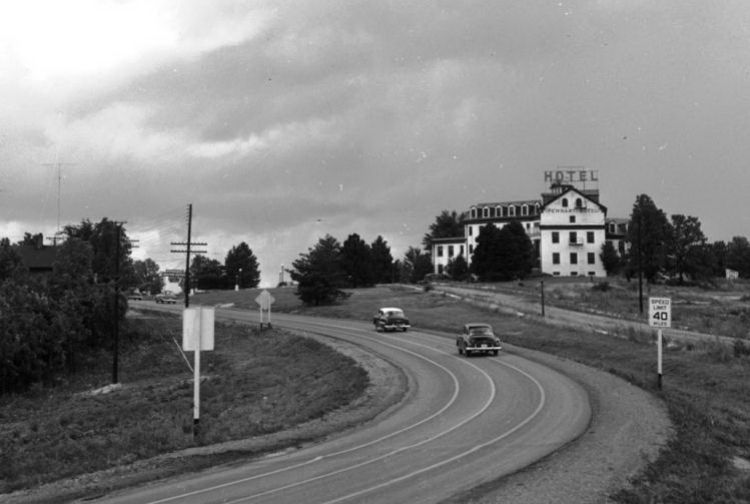 MOL25500.jpg