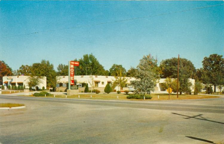 MOY15500.jpg