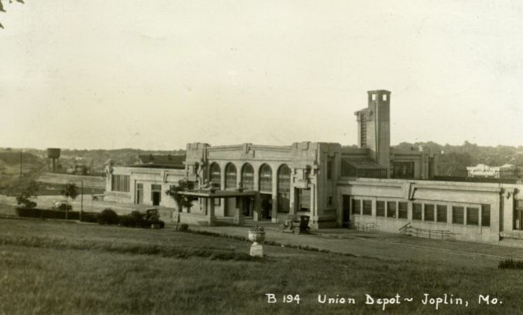 MOY17000.jpg