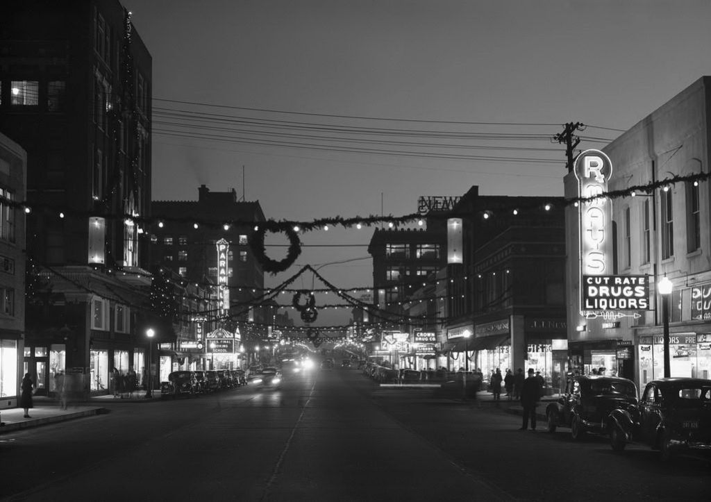 MOY19545.jpg