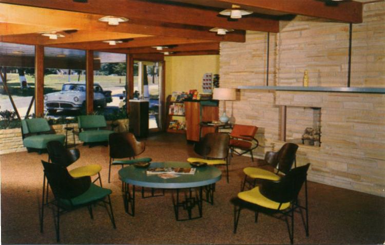 MOY43000.jpg