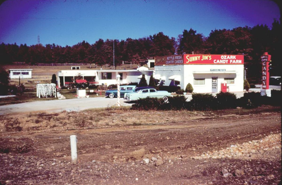 MOY66540.jpg